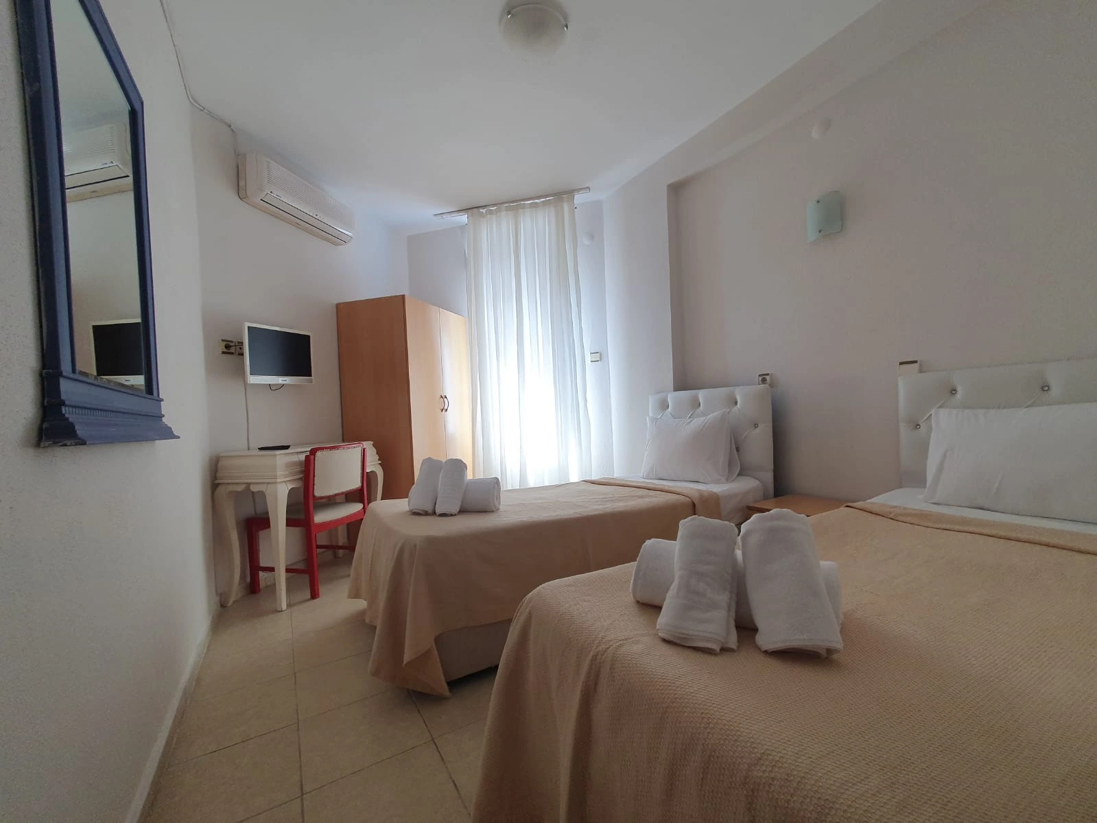 Neşe Otel İki Yataklı Oda oda